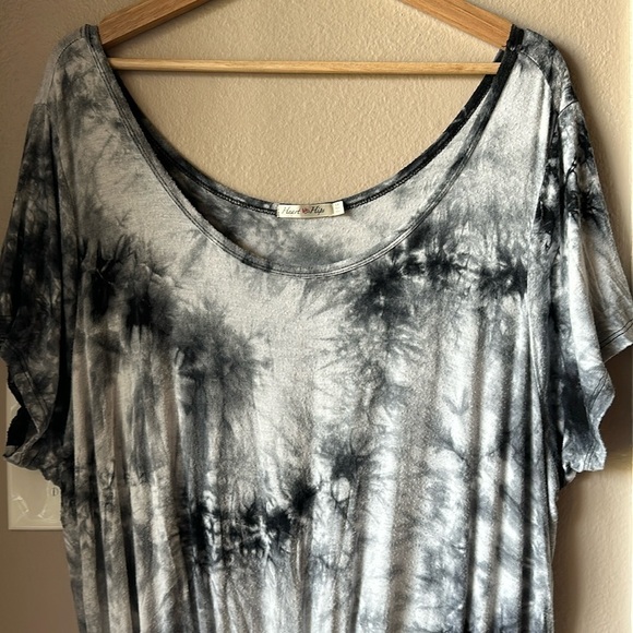 HEART & HIPS Tie Dye Short Sleeve Romper - Picture 1 of 8